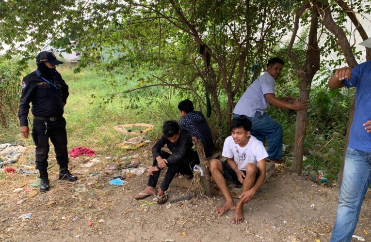 សមត្ថកិច្ចខណ្ឌមានជ័យសហការជាមួយ គណៈបញ្ជារកាឯកភាពខណ្ឌចុះបង្គ្រាបទីតាំងល្បែងជល់មាន់ យ៉ាងធំ១កន្លែងនៅភូមិទ្រា៤សង្កាត់ស្ទឹងមានជ័យ៣…