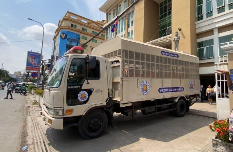 កាត់ទោសមេបក្សបេះដូងជាតិ សៀម ភ្លុក ចោទពីបទ«ក្លែងបន្លំនិងប្រើប្រាសលិខិតក្លែង »