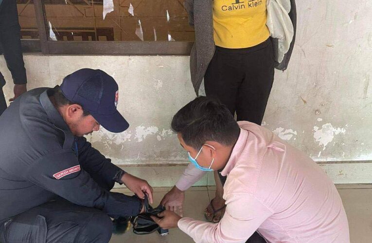 កម្លាំងសន្តិសុខមន្ទីរពេទ្យរុស្ស៊ីឃាត់ខ្លួនស្ត្រីម្នាក់រួមនិងថ្នាំញៀនមួយចំនួនប្រគល់ឲ្យសមត្ថកិច្ចនគរបាលខណ្ឌបឹងកេងកង….