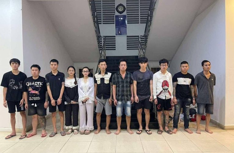 កម្លាំងនាយកដ្ឋាននគរបាលព្រហ្មទណ្ឌ បង្ក្រាបដោយជោគជ័យករណីចាប់ជំរិតជនជាតិចិន នៅក្រុងបាវិត, ឧក្រិដ្ឋជនវៀតណាម១២នាក់ ត្រូវបានចាប់ខ្លួន…